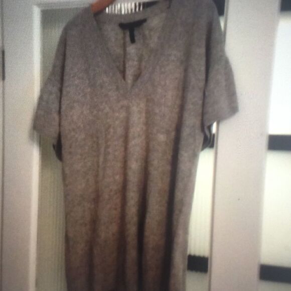 🎉Final Price🎉BCBGMAXAZRIA Top  - Picture 4 of 4